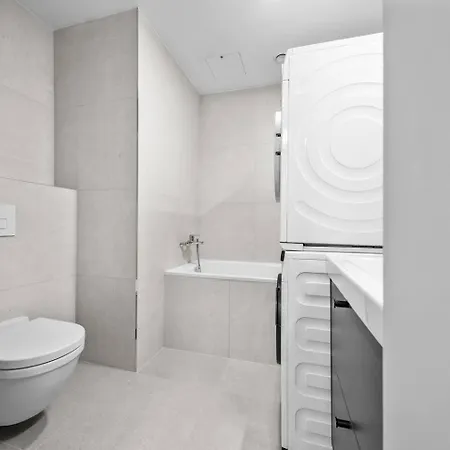 Ac Metropolis With Balcony - Old Town & Nivy
